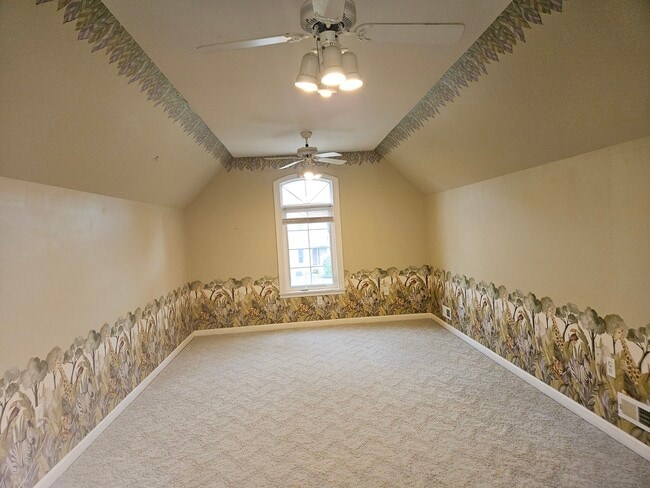 Building Photo - 688 Fox Hollow Ct
