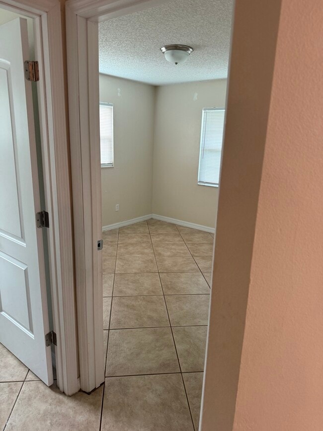 Building Photo - 5544 Wendy Lee Dr
