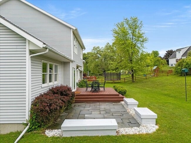 Building Photo - 151 Whitetail Dr