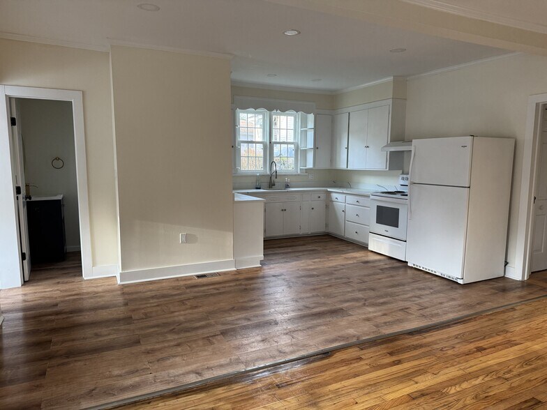 Building Photo - 4925 NY-22