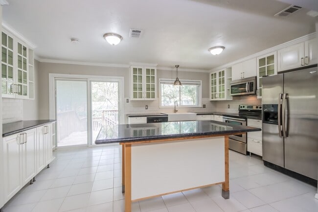 Building Photo - 103 Maple Branch St