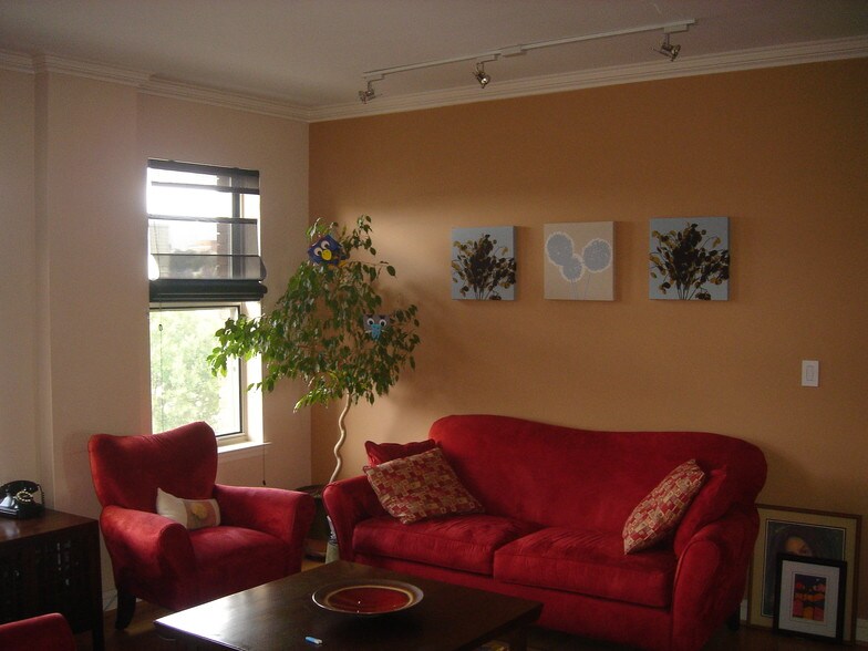 Living Area - 1621 T St NW