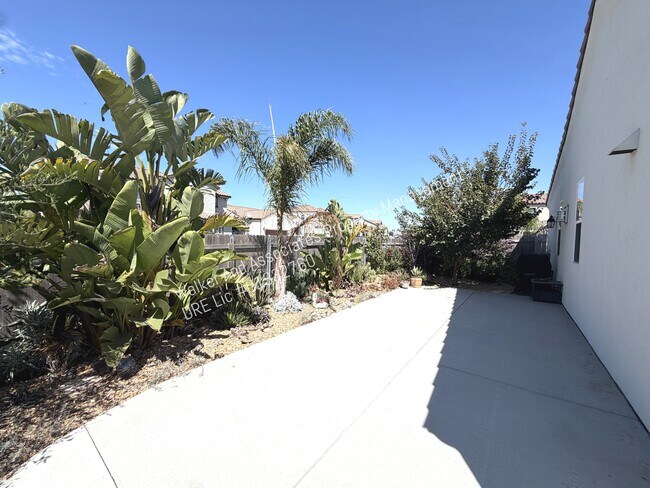 Building Photo - 4464 Lazo Dr