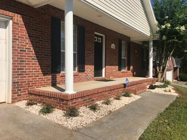 Building Photo - 8404 Lesley Marie Ln