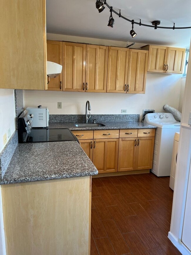 Building Photo - Ocean Vista - Spacious 2 Bedroom 2 Bath 1 ...