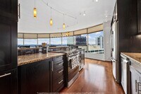 Building Photo - Luxurious Two Bedroom High-Rise Living at the Portland Plaza!