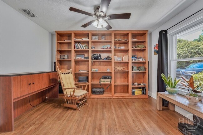 Building Photo - 2221 Bonaventure Rd