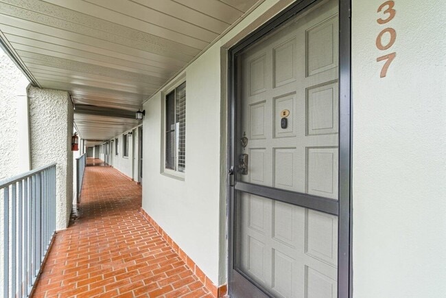 Building Photo - 4070 Tivoli Ct