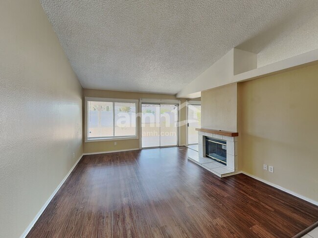 Building Photo - 379 Bradford Dr