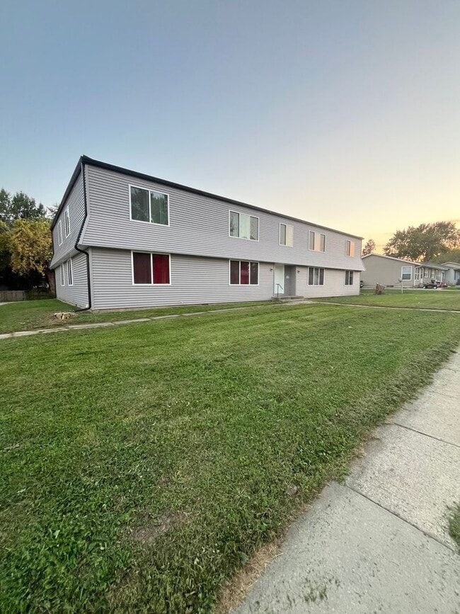 Building Photo - 1048 Langley Rd