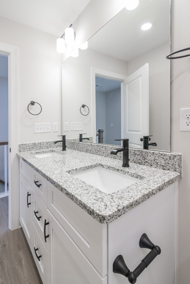 Building Photo - 3636 Trull St