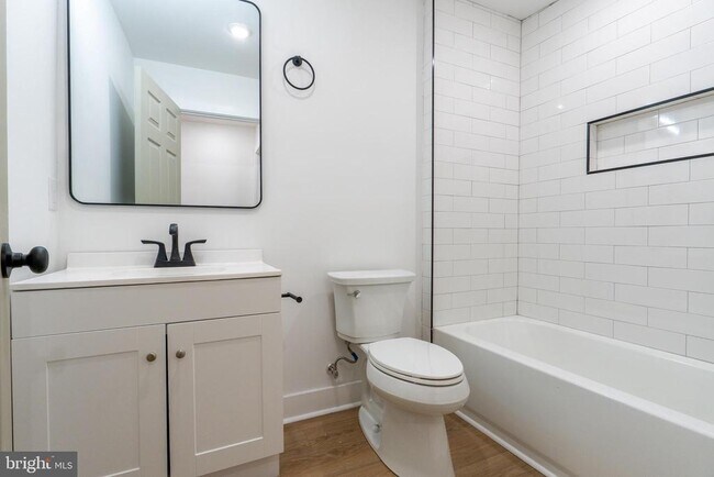 Building Photo - 1824 N Bouvier St