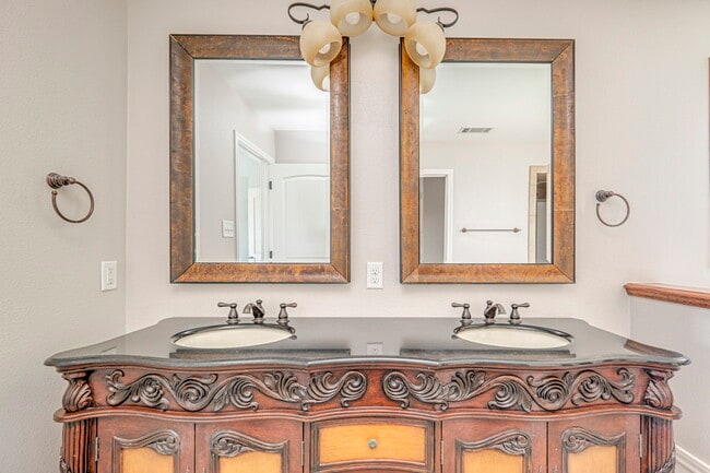 Building Photo - 2903 Savoy Pl