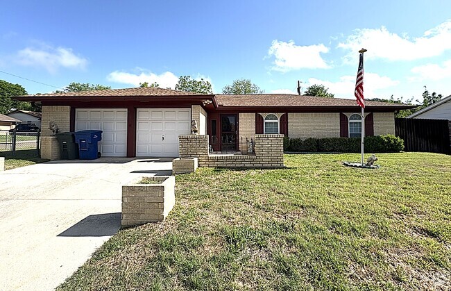Building Photo - 1613 Velma Ave