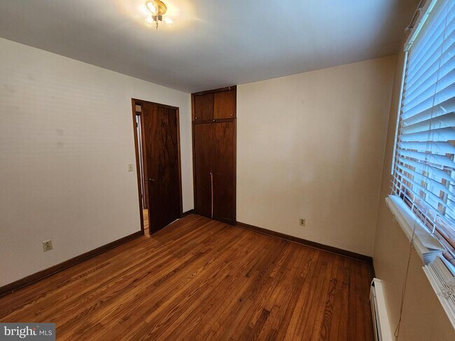 Building Photo - 17158 Ferry Dock Rd