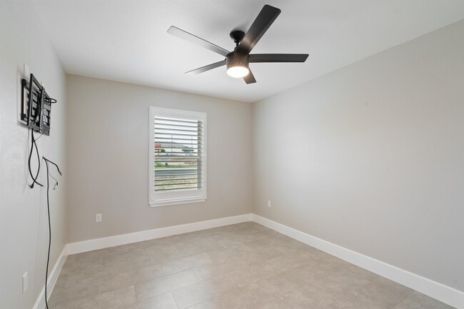 Building Photo - 105 Noahy Dr