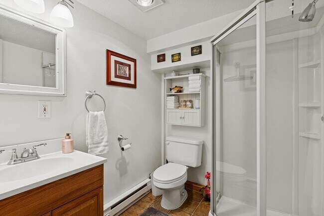 Building Photo - 4 bedroom  Whitefish River Cabin