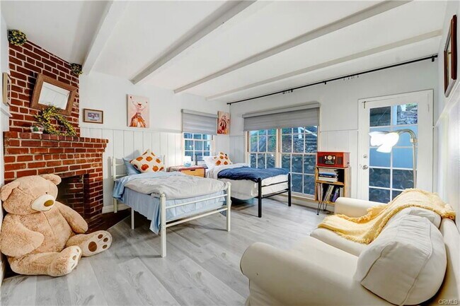 Building Photo - 12060 Laurel Terrace Dr