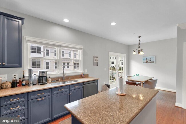 Building Photo - 92 Washington St