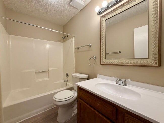 Building Photo - 8231 Meadowdale Ln