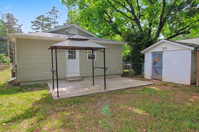 Building Photo - Fully Remodeled Home in the Heart of Belmont