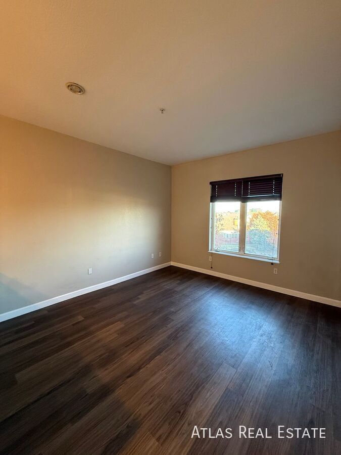 Building Photo - 15475 E Andrews Dr