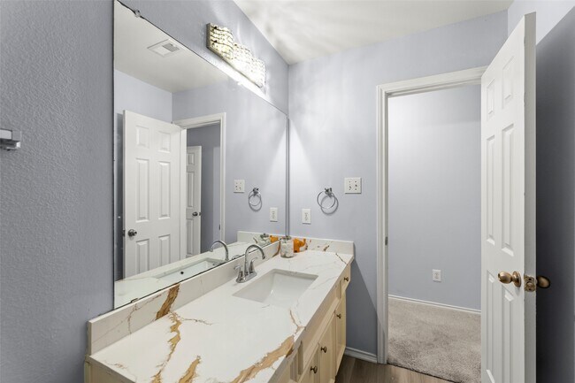 Building Photo - 11745 Logan Ridge Dr