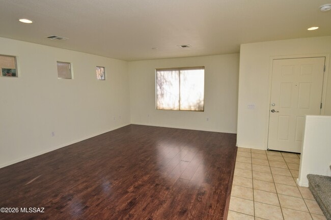 Building Photo - 10610 E Pleasant Pasture Dr