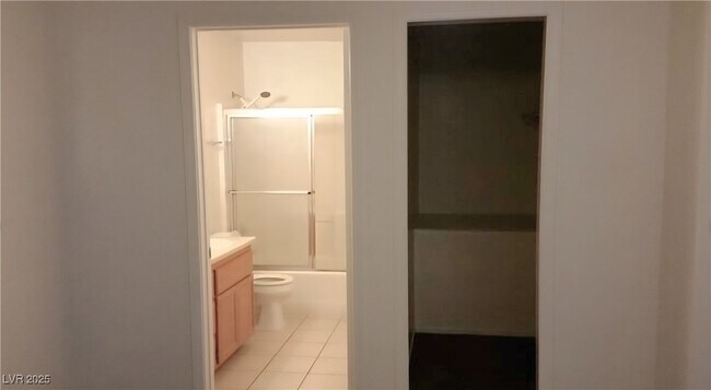 Building Photo - 6761 Holmby Ave