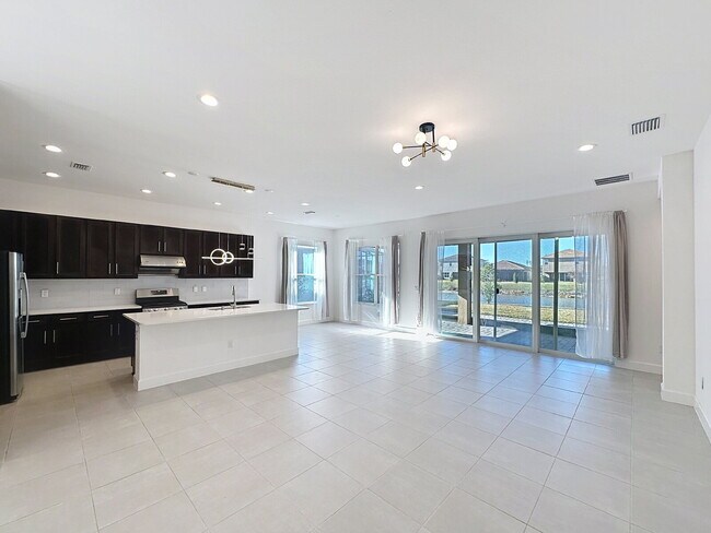 Building Photo - 32801 Tree of Life Ave