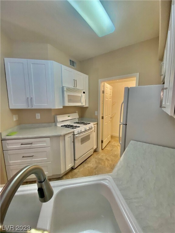 Building Photo - 7119 S Durango Dr