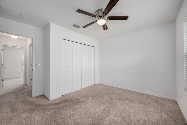 Building Photo - 1329 Paradise Dr