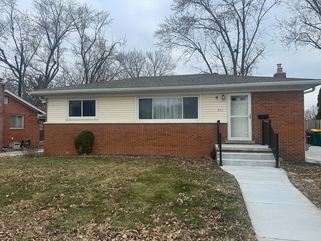Building Photo - 372 Highland Dr