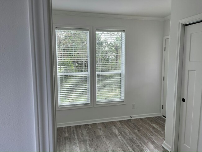 Building Photo - 3539 Vine Trl