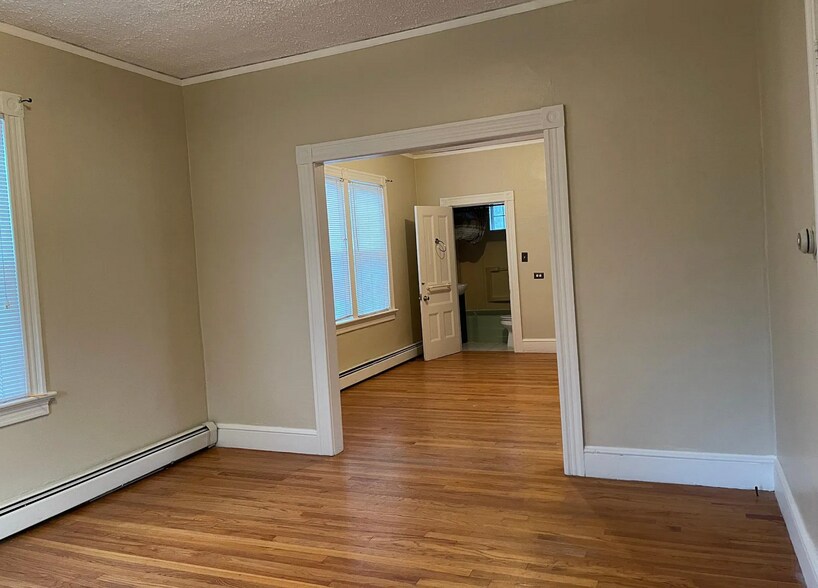 Building Photo - 464 Laurel Hill Ave