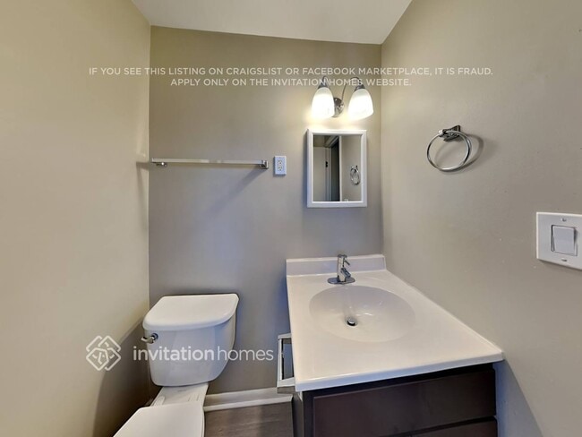 Building Photo - 800 S Cedarcrest Dr