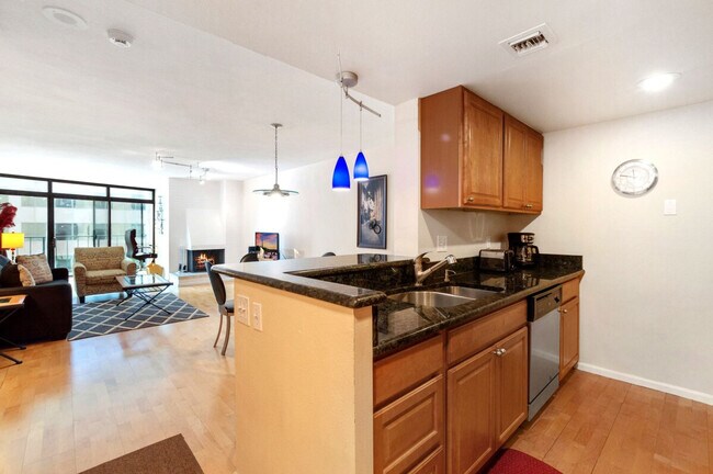 Building Photo - 22 Larimer St