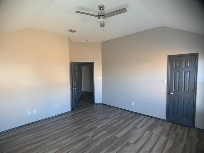 Building Photo - 7247 Irish Valley Trail