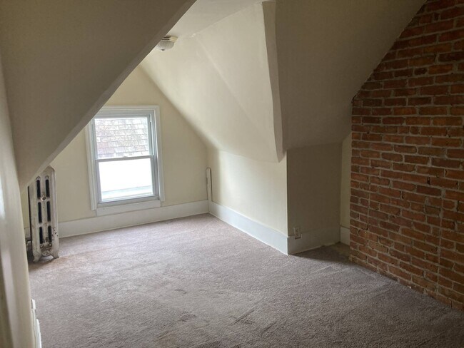 Building Photo - 1049 Park Ave