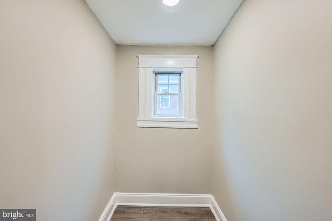 Building Photo - 2438 Druid Park Dr