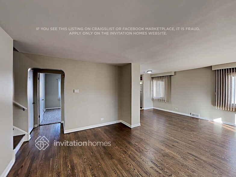 Building Photo - 9632 Mansfield Ave