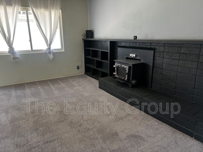 Building Photo - 1065 Lassen Dr