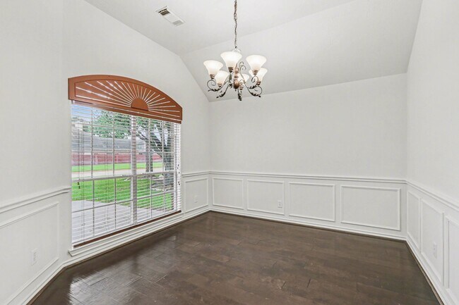 Building Photo - 16434 Red Crest Dr