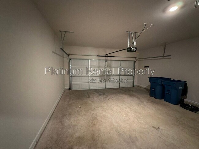 Building Photo - 3934 Saddle Bag Ct