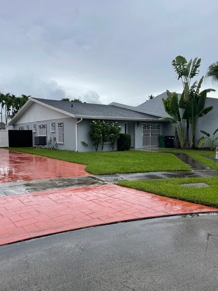 Primary Photo - 2435 SW 109th Ct