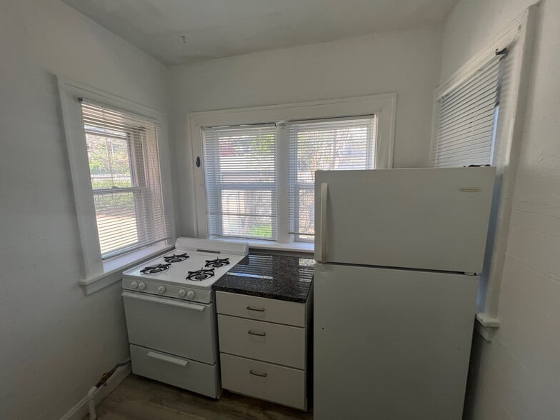 Building Photo - 4443 Pershing Ave