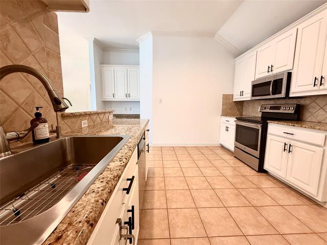 Building Photo - 816 Claycourt Cir