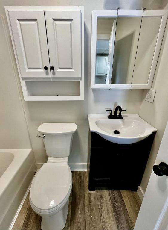 Building Photo - 416 Main St