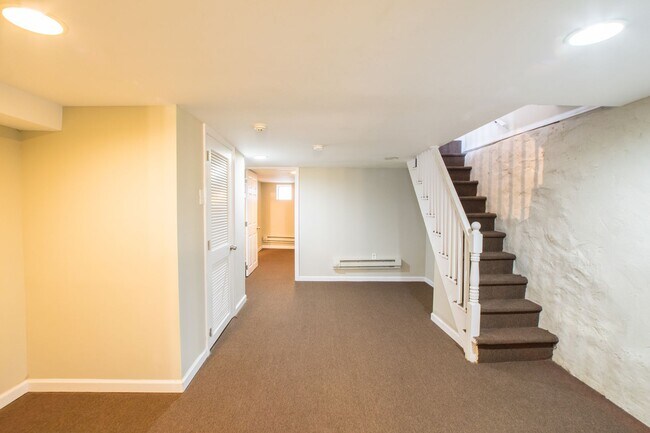 Building Photo - LaSalle Home with Three Bedrooms and Den