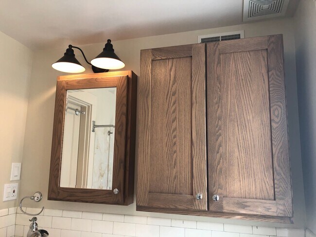 Building Photo - Beautifully Rehabbed Central Oakmont apart...